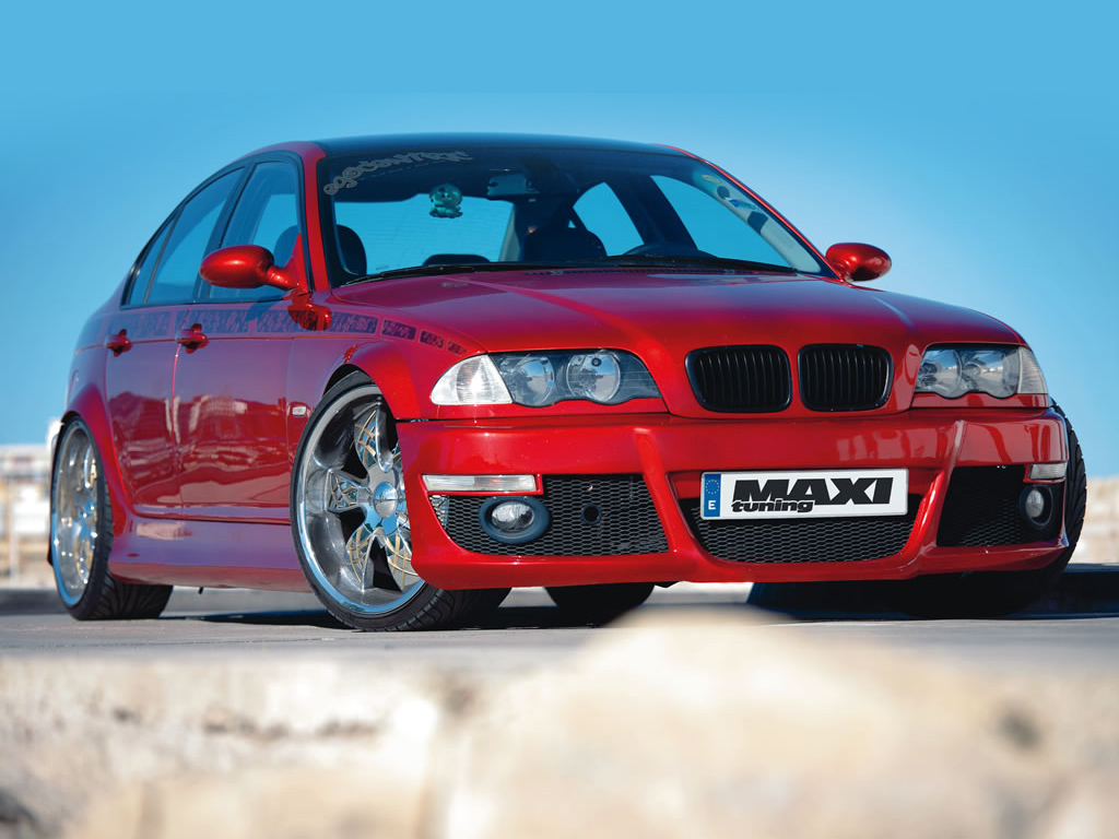 Full size red maxi tuning Bmw